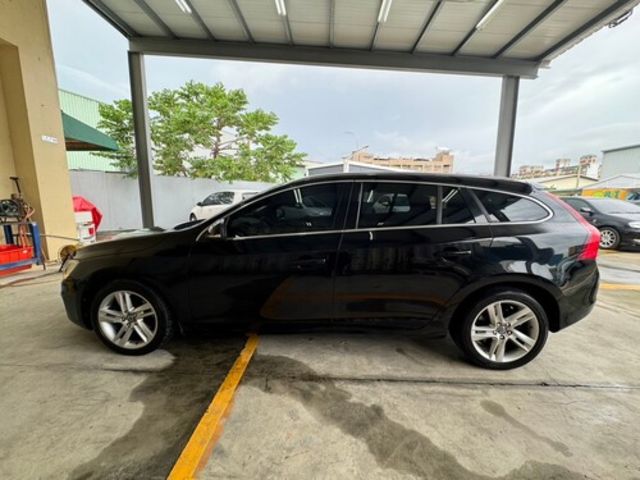 VOLVO富豪 V60  第8張相片