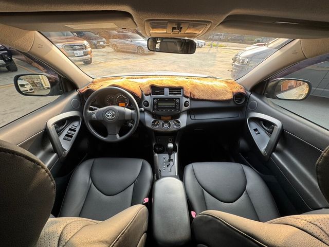TOYOTA豐田 RAV4  第17張相片