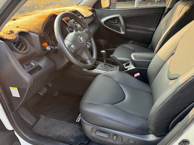 TOYOTA豐田 RAV4  第23張相片