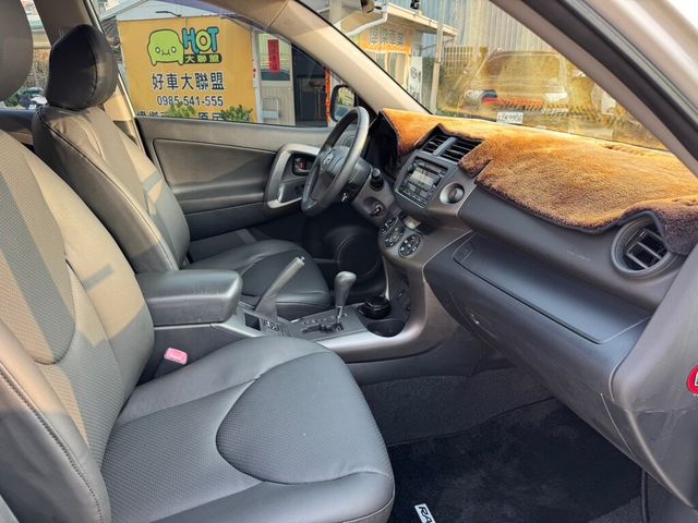 TOYOTA豐田 RAV4  第25張相片