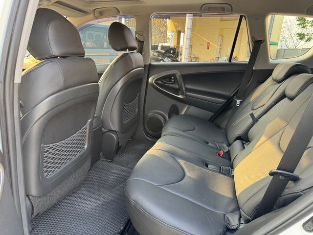 TOYOTA豐田 RAV4  第27張相片
