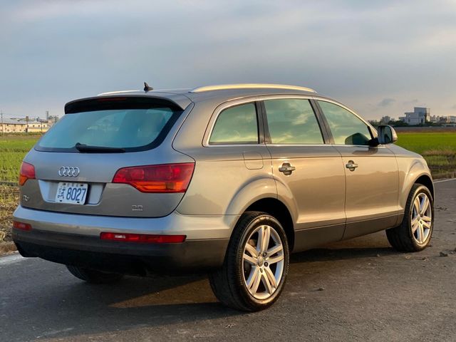 AUDI奧迪 Q7  第2張相片