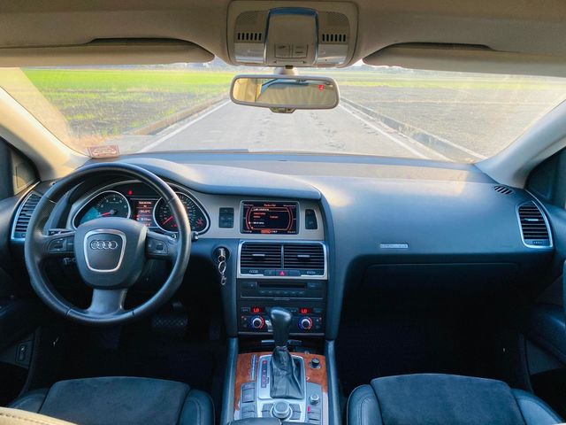 AUDI奧迪 Q7  第5張相片