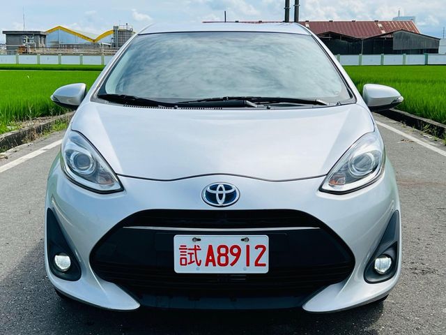 TOYOTA豐田 PRIUS C  第3張相片