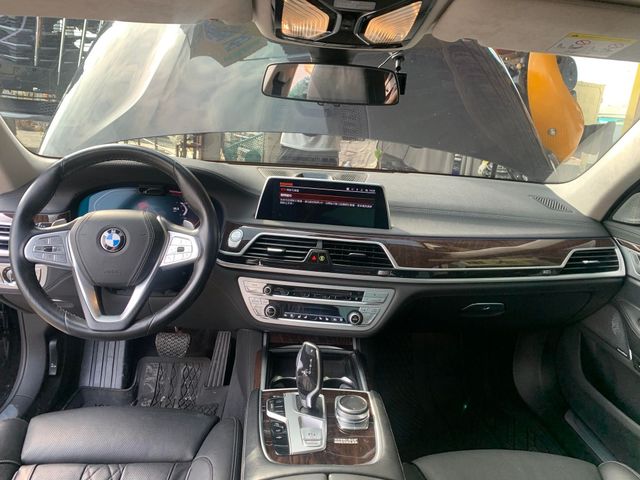 BMW寶馬 750LI  第5張相片