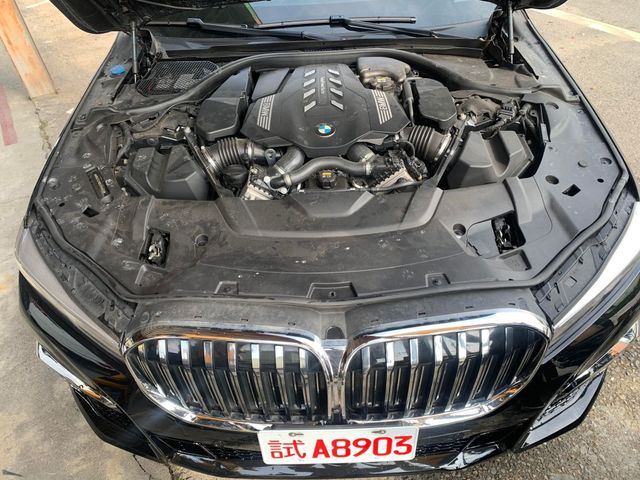 BMW寶馬 750LI  第6張相片