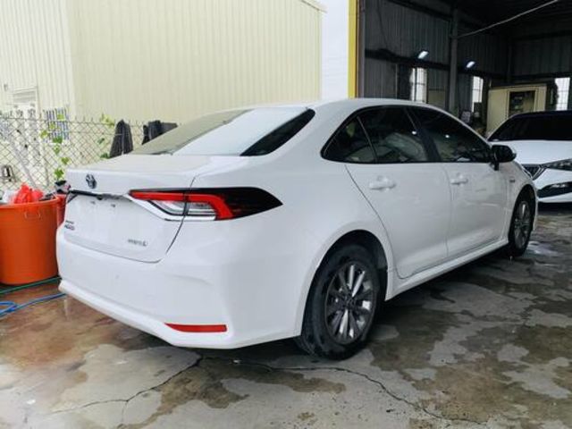 TOYOTA豐田 ALTIS  第2張相片