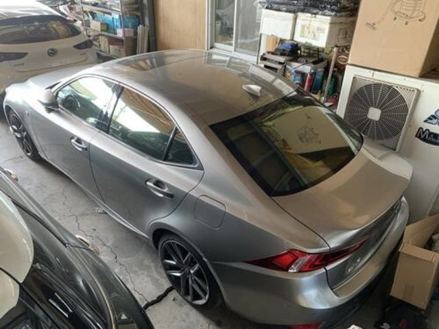 LEXUS凌志 IS 300H  第2張相片