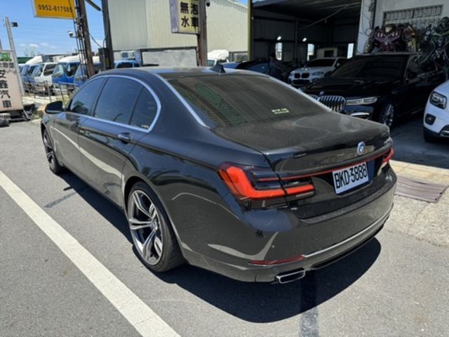 BMW寶馬 740LI  第4張相片