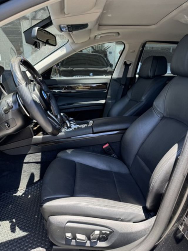 BMW寶馬 740LI  第5張相片