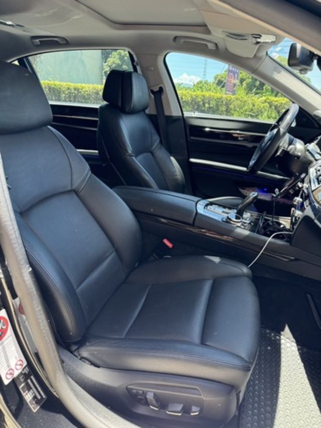BMW寶馬 740LI  第7張相片