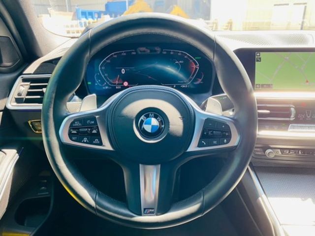 BMW寶馬 320I SEDAN ZA  第6張相片