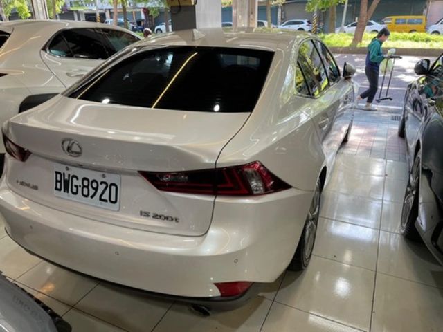 LEXUS凌志 IS200T  第3張相片