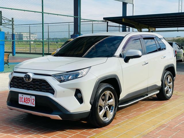 TOYOTA豐田 RAV4  第1張相片