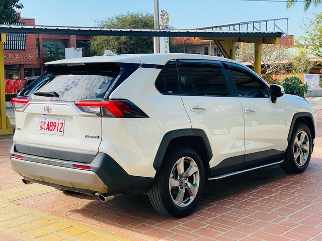 TOYOTA豐田 RAV4  第2張相片