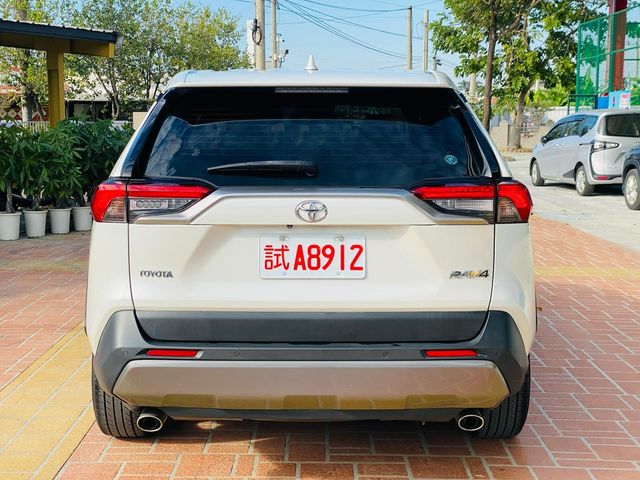 TOYOTA豐田 RAV4  第4張相片
