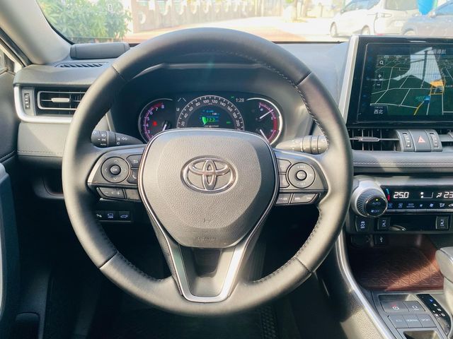 TOYOTA豐田 RAV4  第6張相片