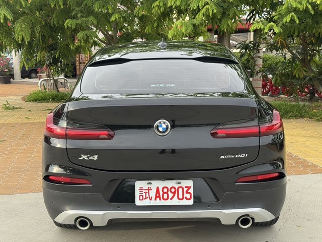 BMW寶馬 X4 XDRIVE20I  第6張相片
