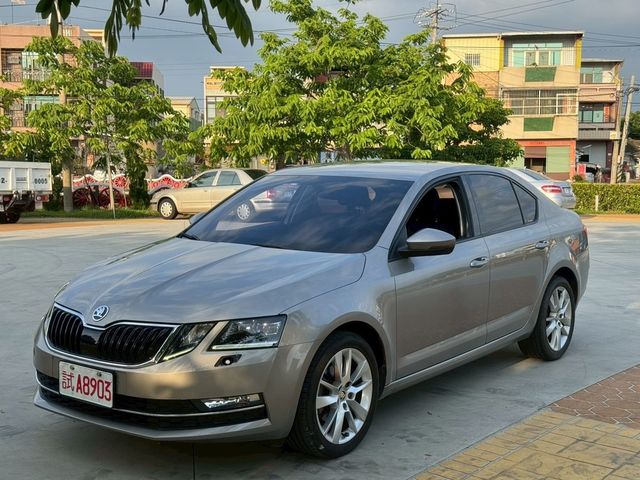 SKODA司科達 OCTAVIA  第1張相片