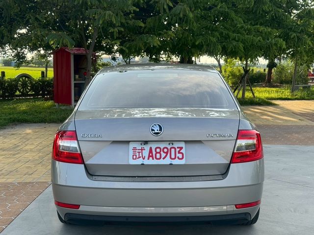 SKODA司科達 OCTAVIA  第4張相片