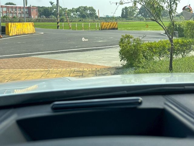 BMW寶馬 X2  第12張相片