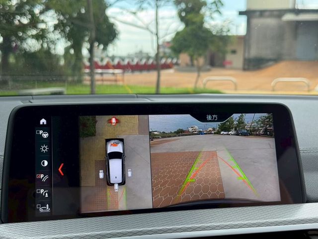 BMW寶馬 X3  第11張相片