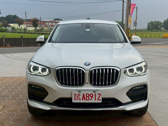 BMW寶馬 X4 XDRIVE20I  第3張相片