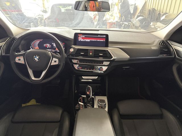 BMW寶馬 X4 XDRIVE20I  第5張相片