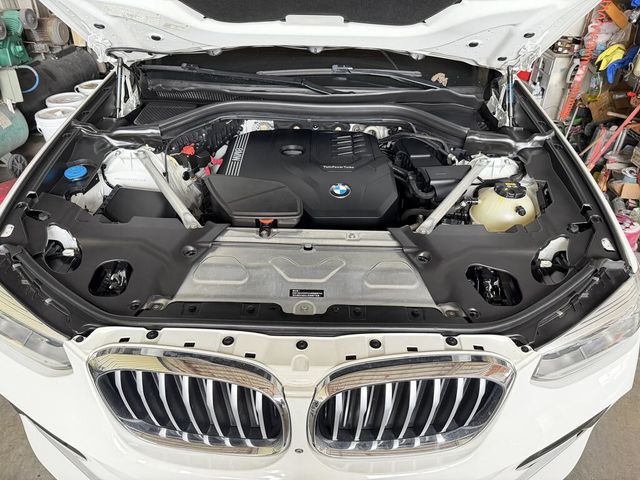 BMW寶馬 X4 XDRIVE20I  第6張相片