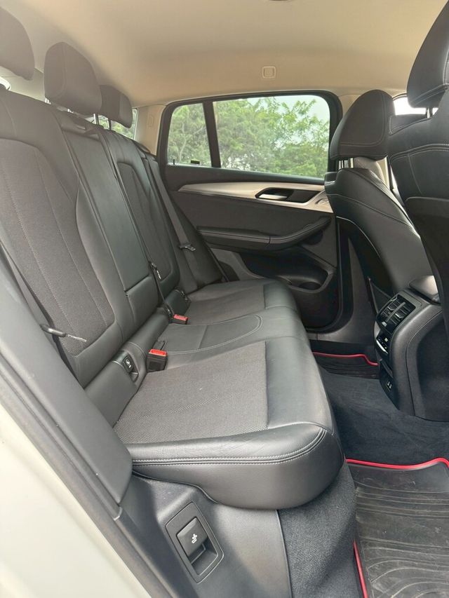 BMW寶馬 X4 XDRIVE20I  第10張相片