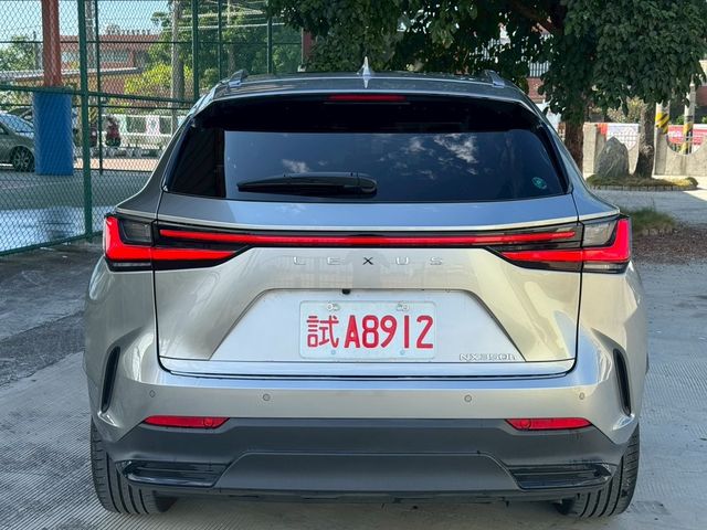 LEXUS凌志 NX350H  第4張相片