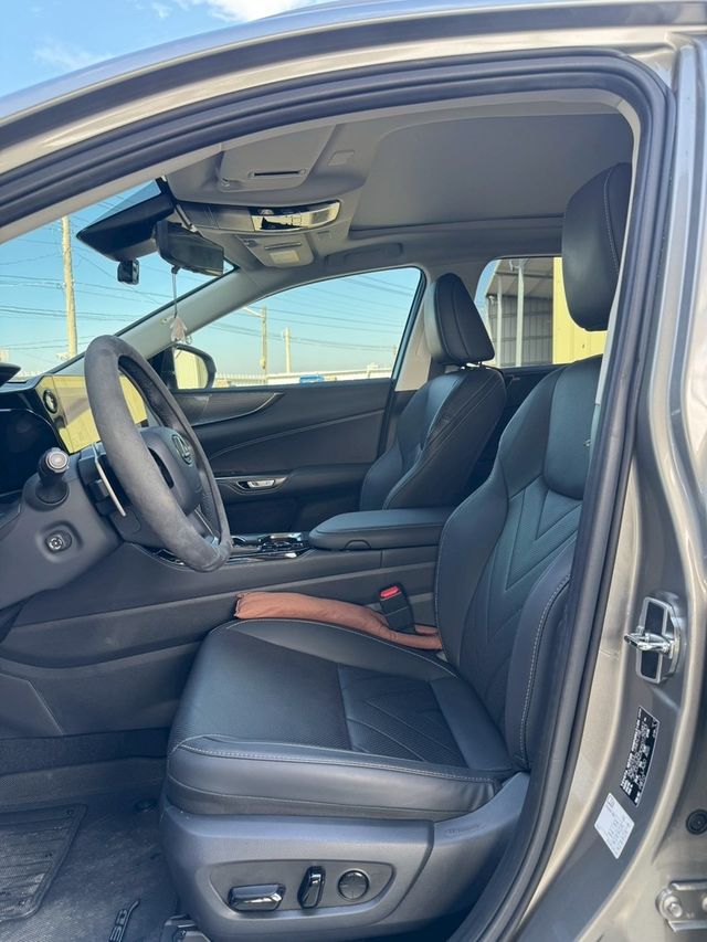 LEXUS凌志 NX350H  第7張相片