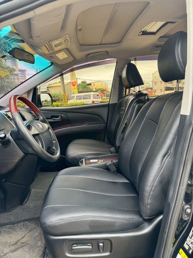 TOYOTA豐田 PREVIA  第7張相片