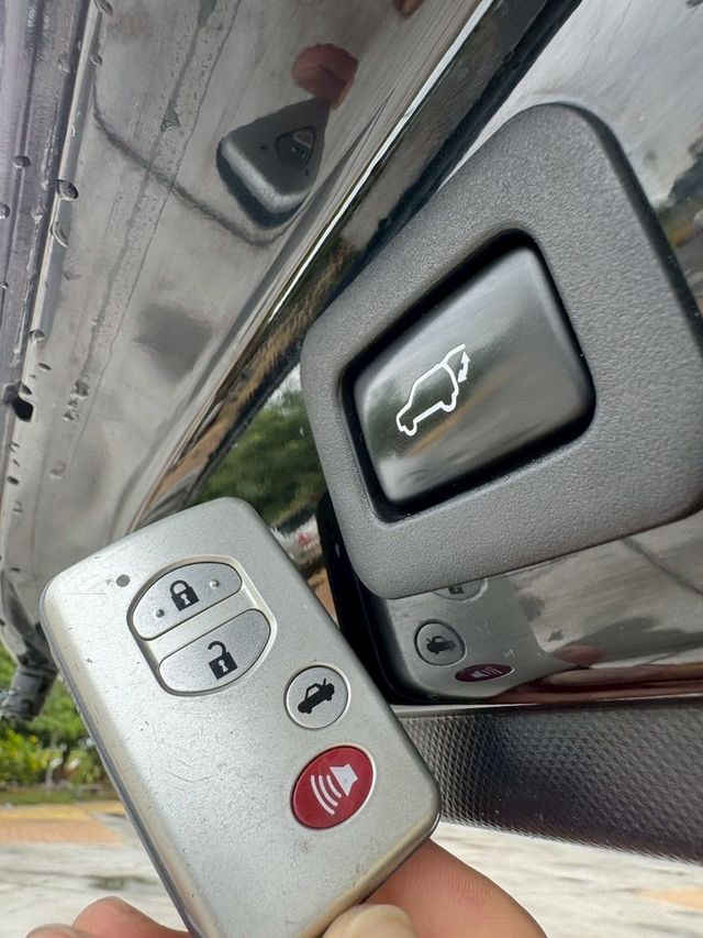TOYOTA豐田 PREVIA  第12張相片