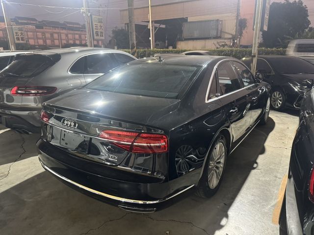 AUDI奧迪 A8  第3張相片