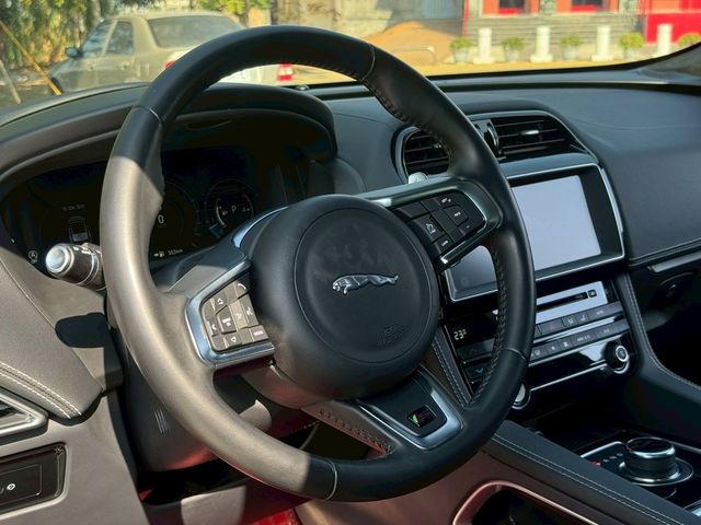 JAGUAR捷豹 F-PACE  第9張相片
