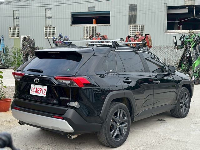 TOYOTA豐田 RAV4  第2張相片
