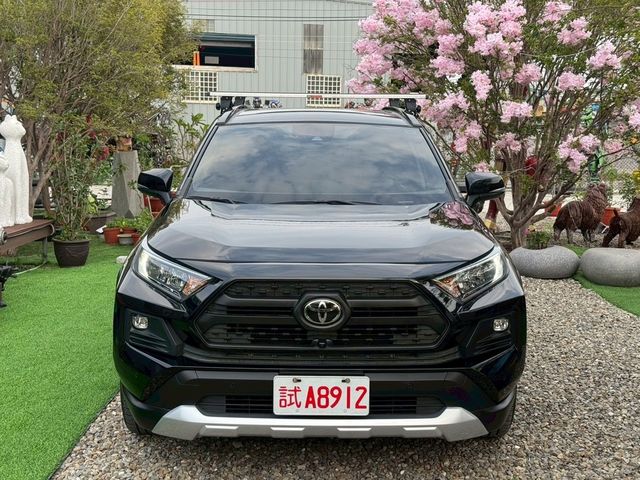 TOYOTA豐田 RAV4  第3張相片