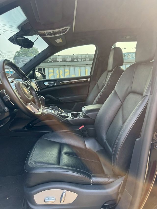 PORSCHE保時捷 CAYENNE  第7張相片