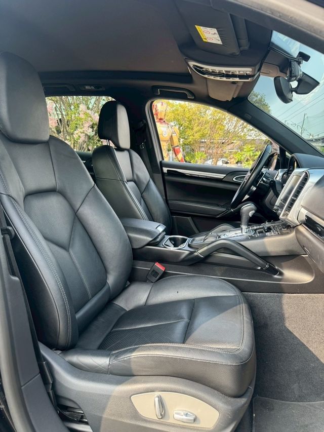 PORSCHE保時捷 CAYENNE  第8張相片