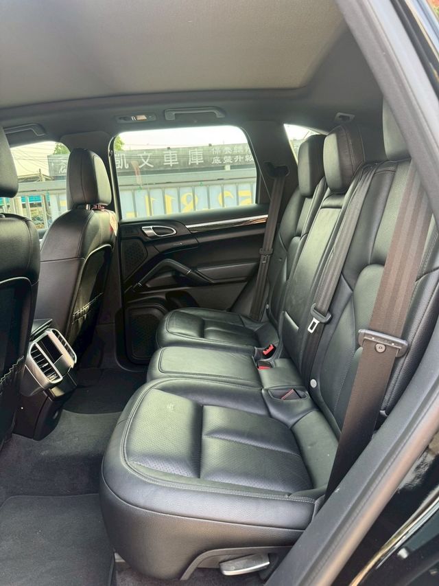 PORSCHE保時捷 CAYENNE  第11張相片