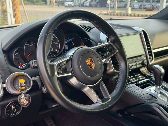 PORSCHE保時捷 CAYENNE  第14張相片