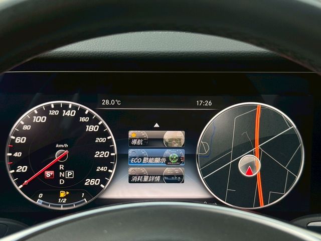 M-BENZ賓士 E200  第19張相片