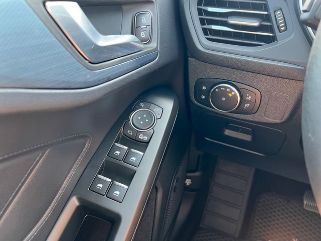 FORD福特 FOCUS ACTIVE  第9張相片