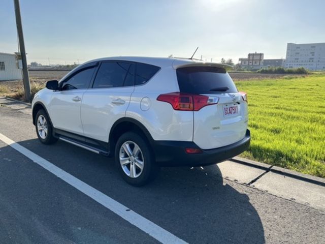 TOYOTA豐田 RAV4  第2張相片