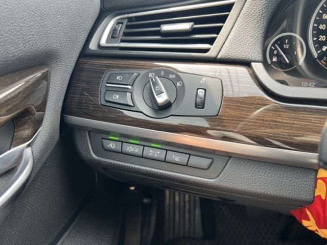 BMW寶馬 740LI  第3張相片