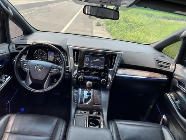 TOYOTA豐田 ALPHARD  第2張相片