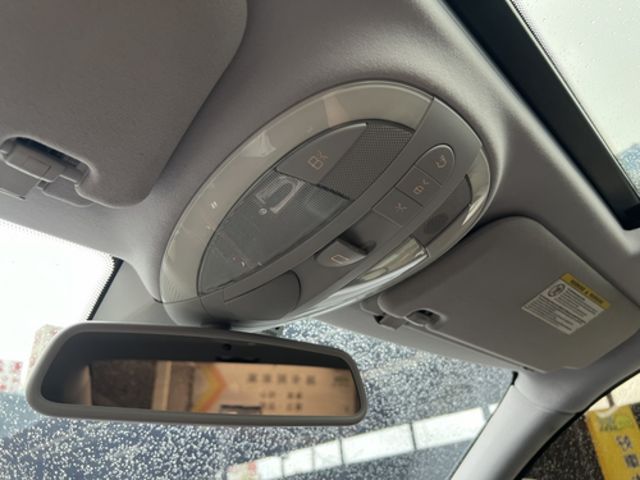M-BENZ賓士 E280  第7張相片