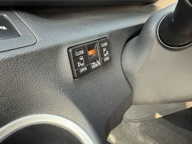 TOYOTA豐田 SIENTA  第3張相片