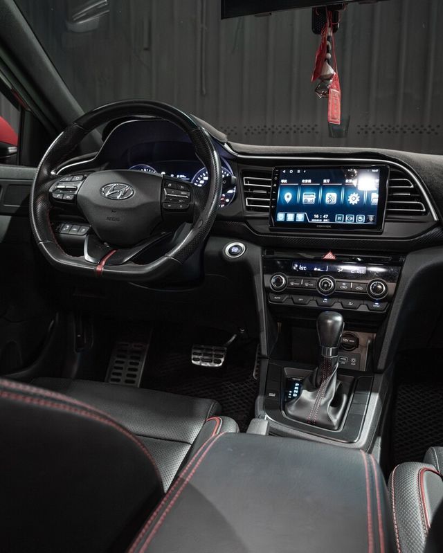 HYUNDAI現代 ELANTRA  第7張相片